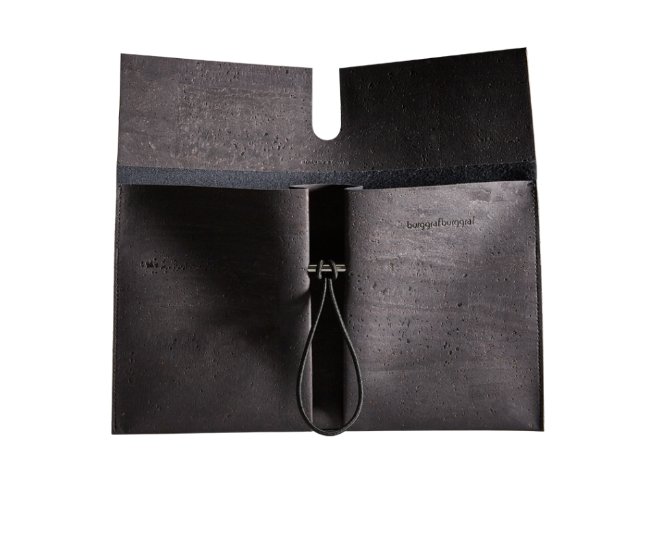 burggrafburggraf-vegane-kork-clutch-reto-schwarz-offen