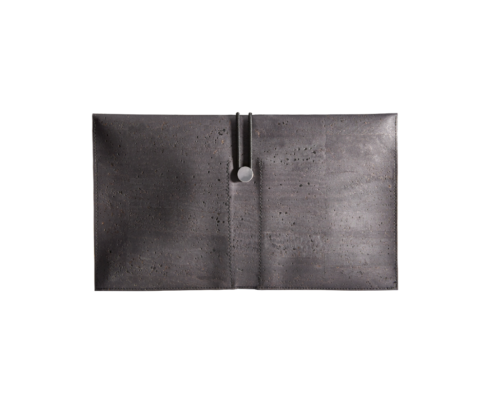 burggrafburggraf-vegane-kork-clutch-reto-schwarz-rückseite