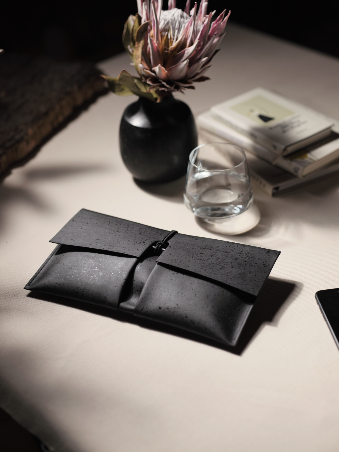 burggrafburggraf-vegane-kork-clutch-reto-schwarz